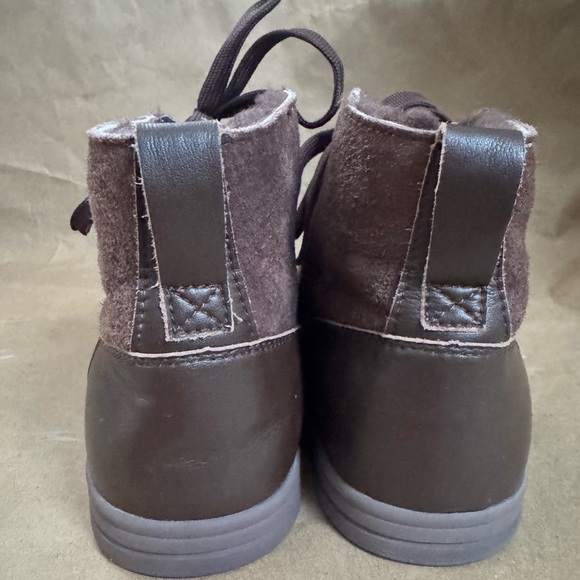 UGG Chocolate Brown Suede & Leather Lined Hi Top Sneakers. Size 9/EU 40 - Picture 4 of 10